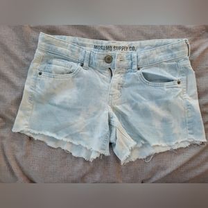 Mossimo cutoff, acid wash demin shorts in size 7